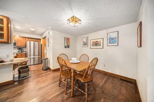 $299,900 | 5501 Donavon Drive, Jackson, MI 49201