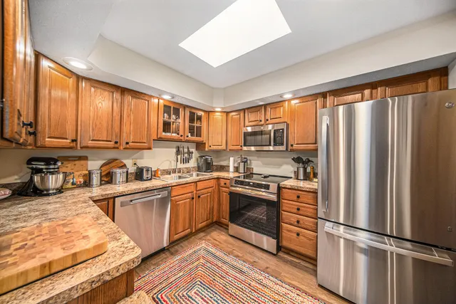 $299,900 | 5501 Donavon Drive, Jackson, MI 49201