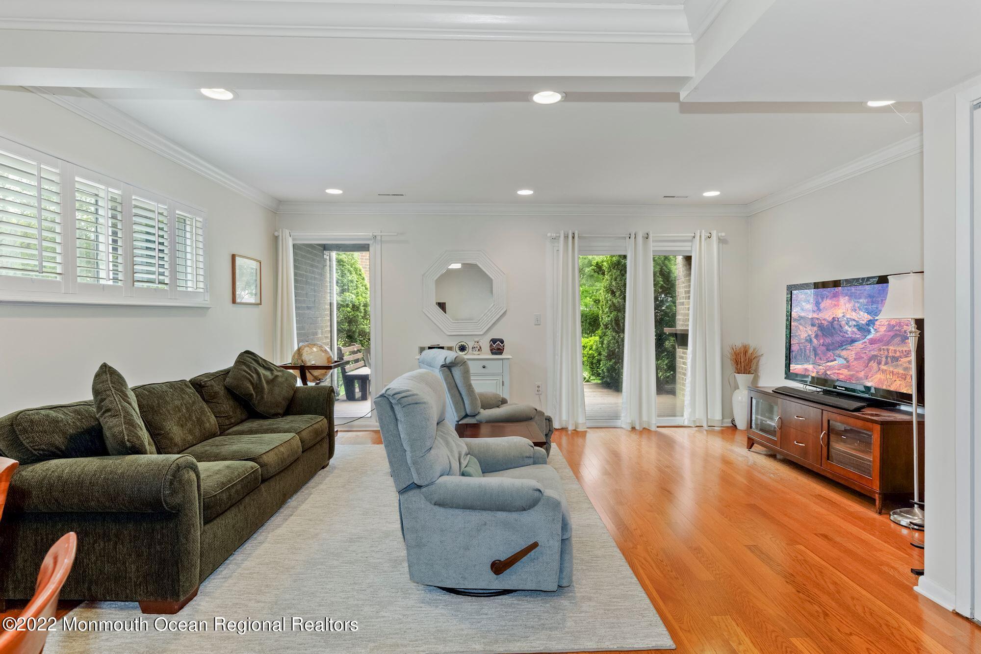 43 Locust Way Spring Lake Heights, NJ 07762 - Photo 13 of 32 014_43_LOCUST_WAY_379956_712530