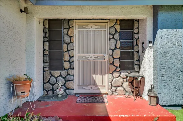 $570,000 | 2913 Whispering Wind Drive, Las Vegas, NV 89117