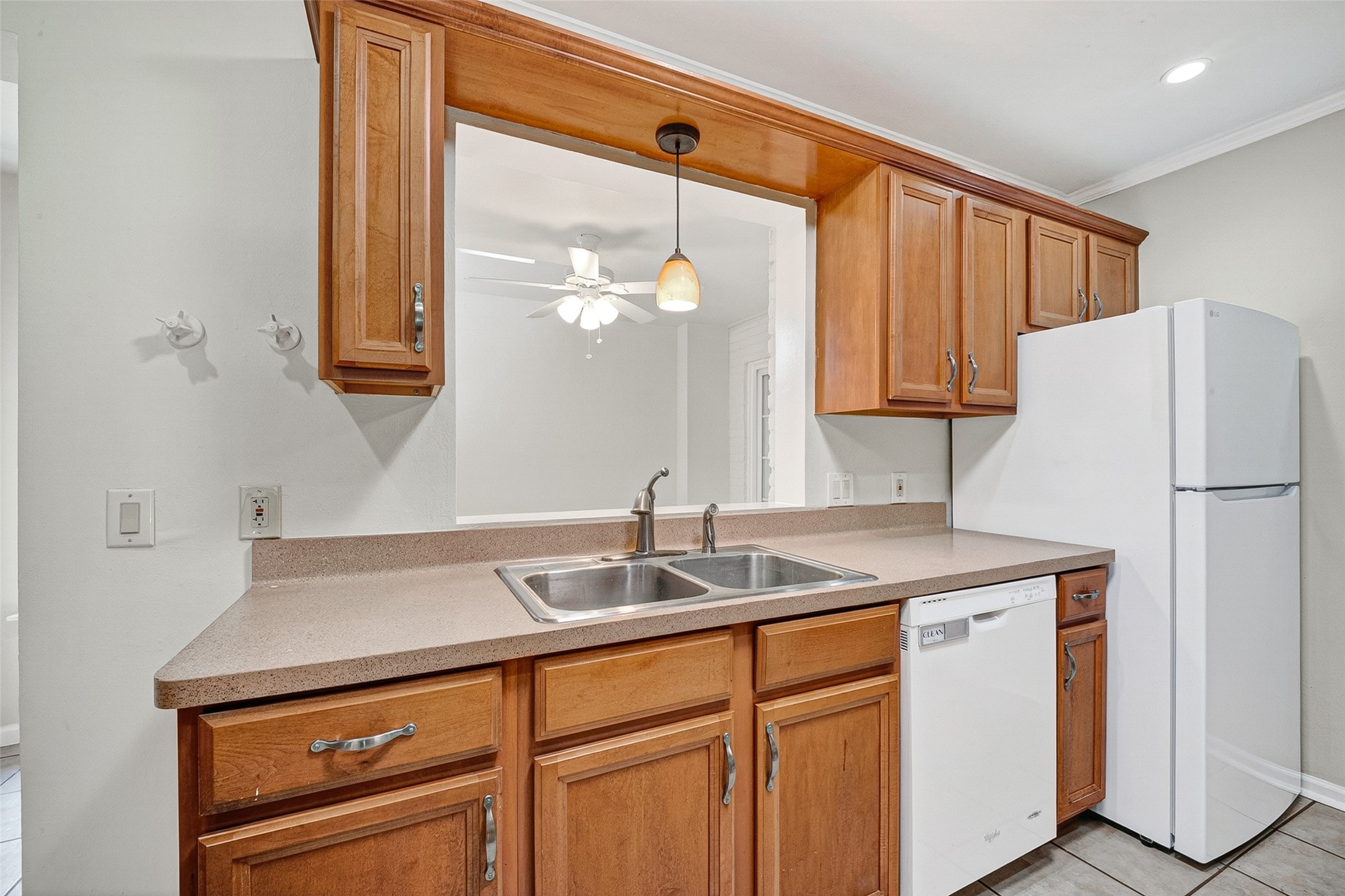 6315 Crab Orchard Road, Unit 9 Houston, TX 77057 - Photo 9 of 24