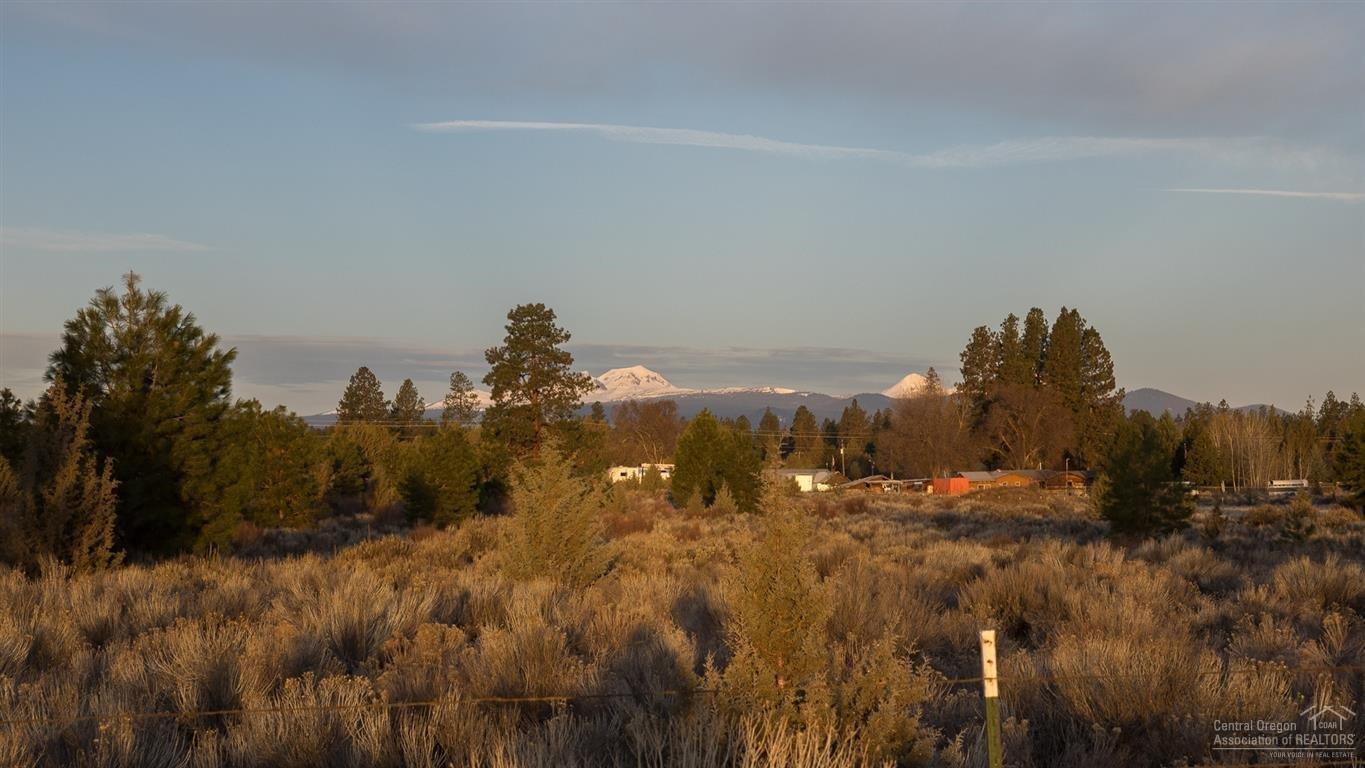 20903 Knott Road Bend, OR 97702 - Photo 23 of 23 a view of a city