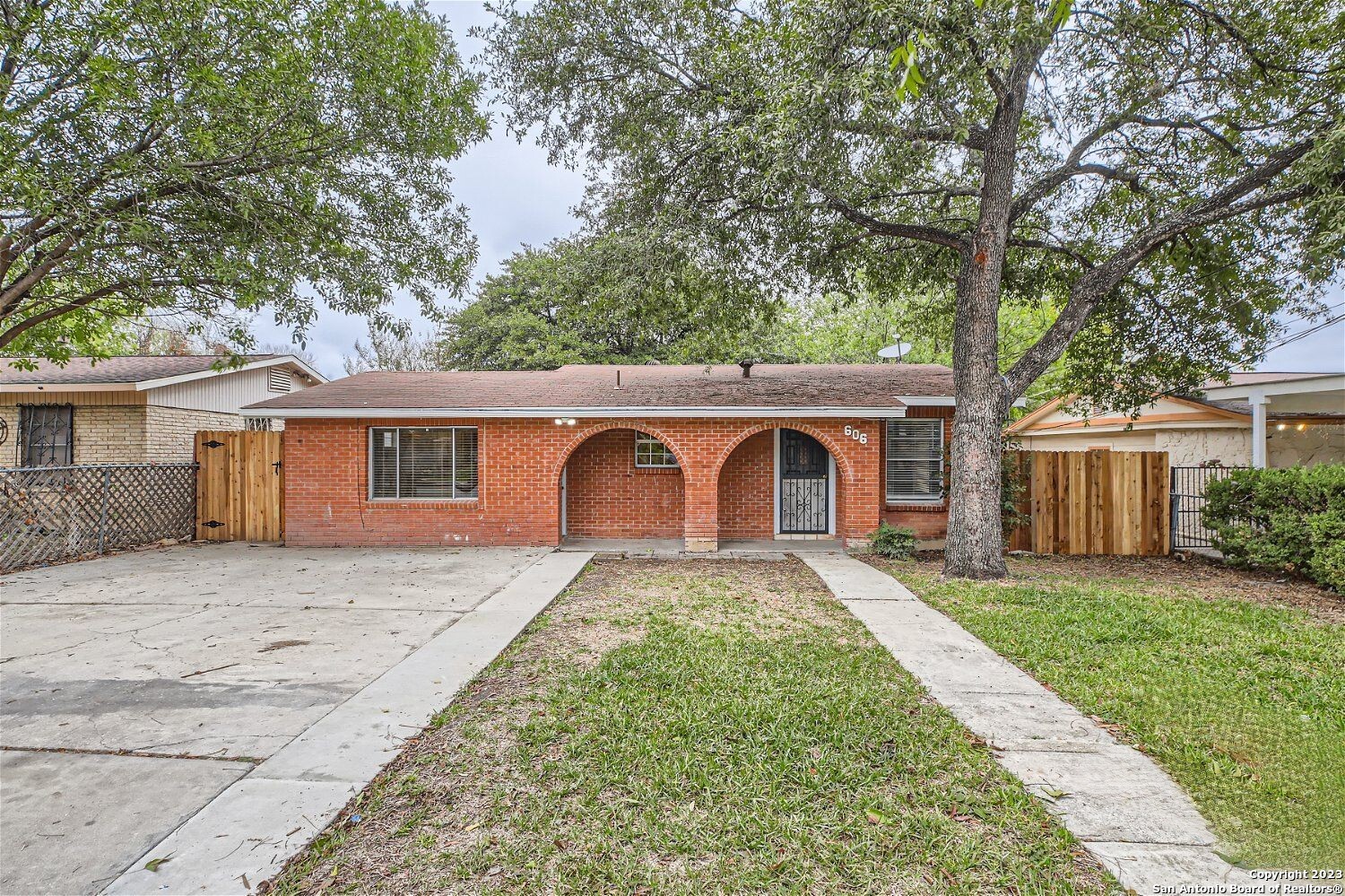 606 West Broadview Dr  