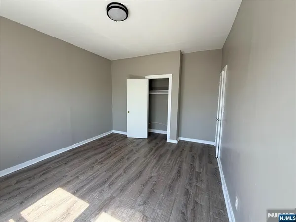 $1,400 | 16 Irving Street, Unit C6, Newark, NJ 07104