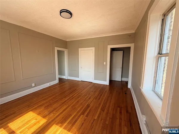 $1,400 | 16 Irving Street, Unit C6, Newark, NJ 07104