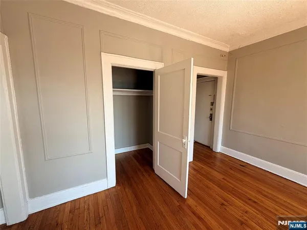 $1,400 | 16 Irving Street, Unit C6, Newark, NJ 07104