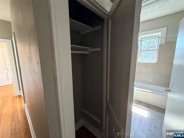 $1,400 | 16 Irving Street, Unit C6, Newark, NJ 07104