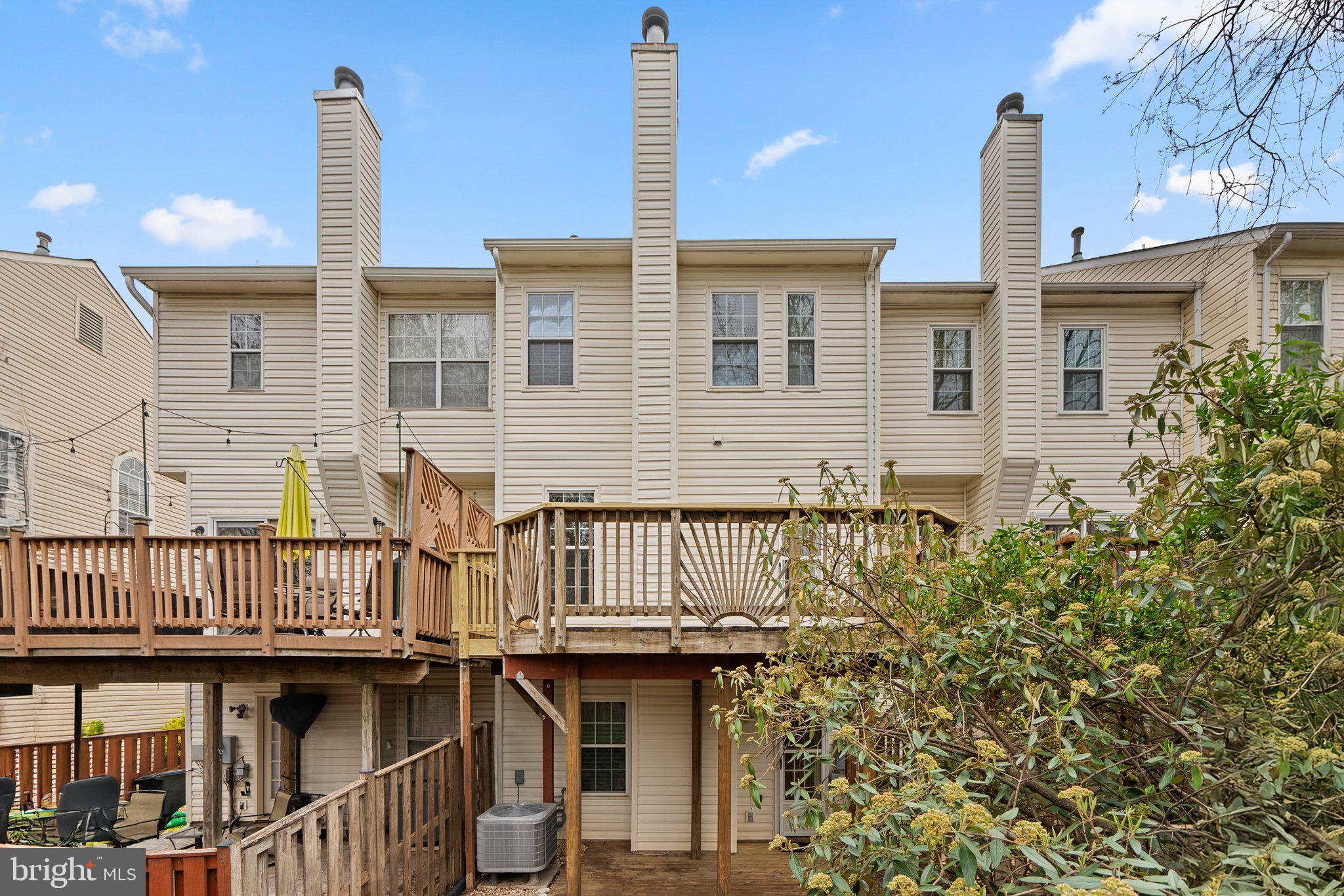 21937 Thompson Square Sterling, VA 20166 - Photo 43 of 48 a front view of a house with balcony