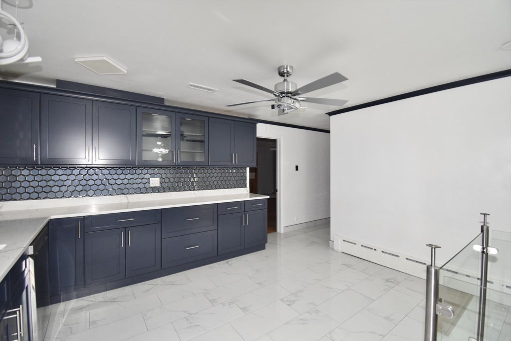 541 Grattan Street Chicopee, MA 01020 - Photo 2 of 38