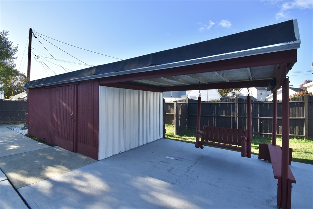 541 Grattan Street Chicopee, MA 01020 - Photo 28 of 38