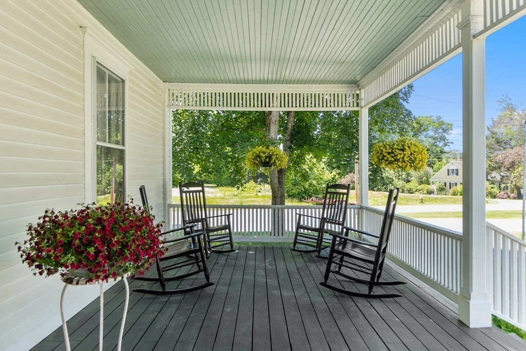 24 Neck Road Lancaster, MA 01523 - Photo 3 of 38