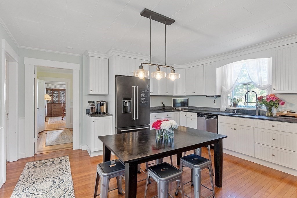 24 Neck Road Lancaster, MA 01523 - Photo 8 of 38