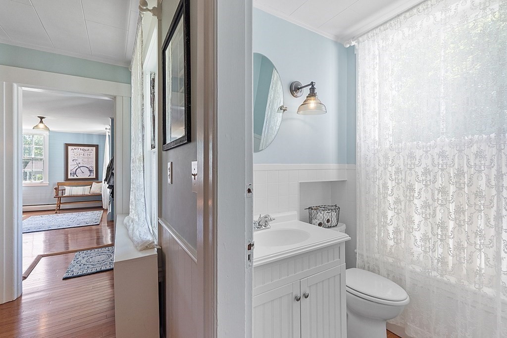24 Neck Road Lancaster, MA 01523 - Photo 10 of 38