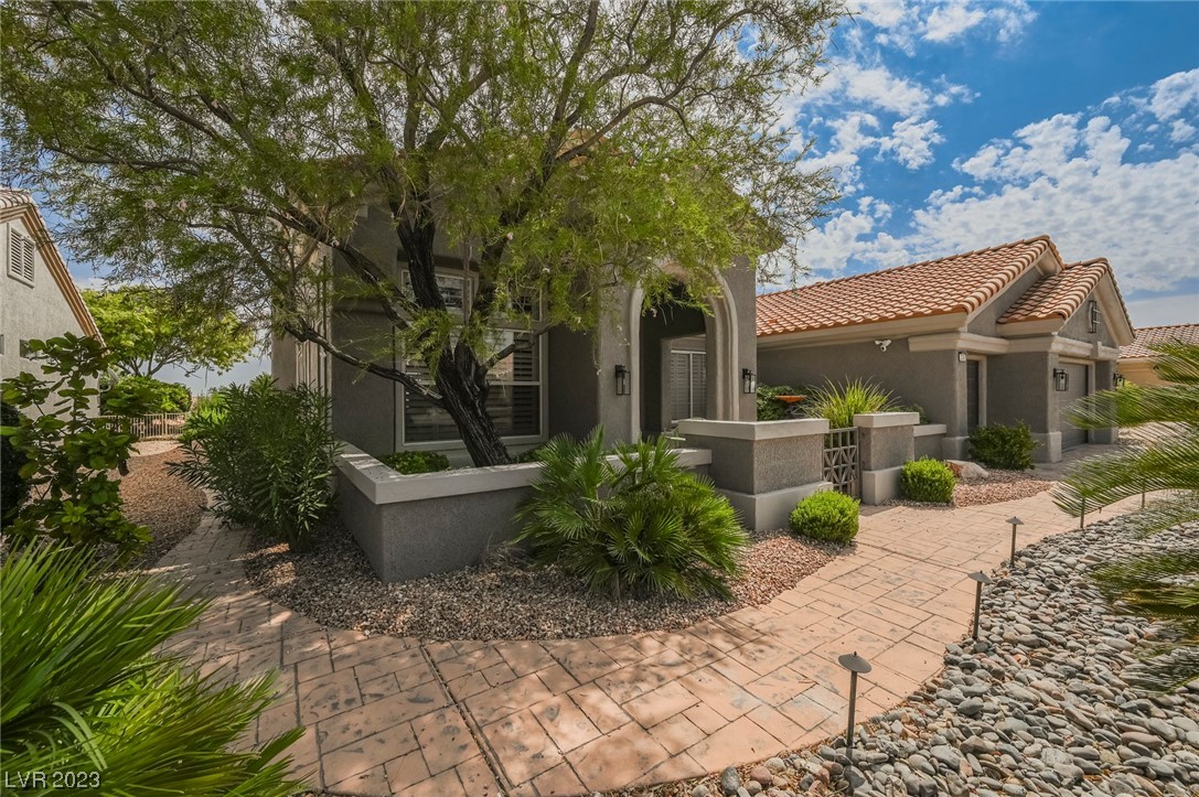 2240 Sun Cliffs Street Las Vegas, NV 89134 - Photo 4 of 68