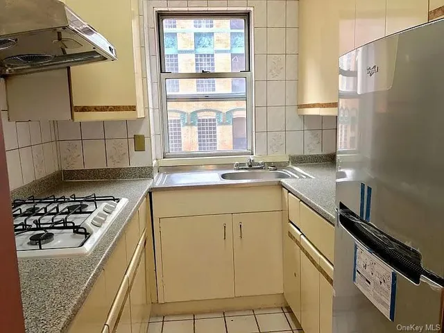 $2,800 | 50 Bayard Street | Chinatown