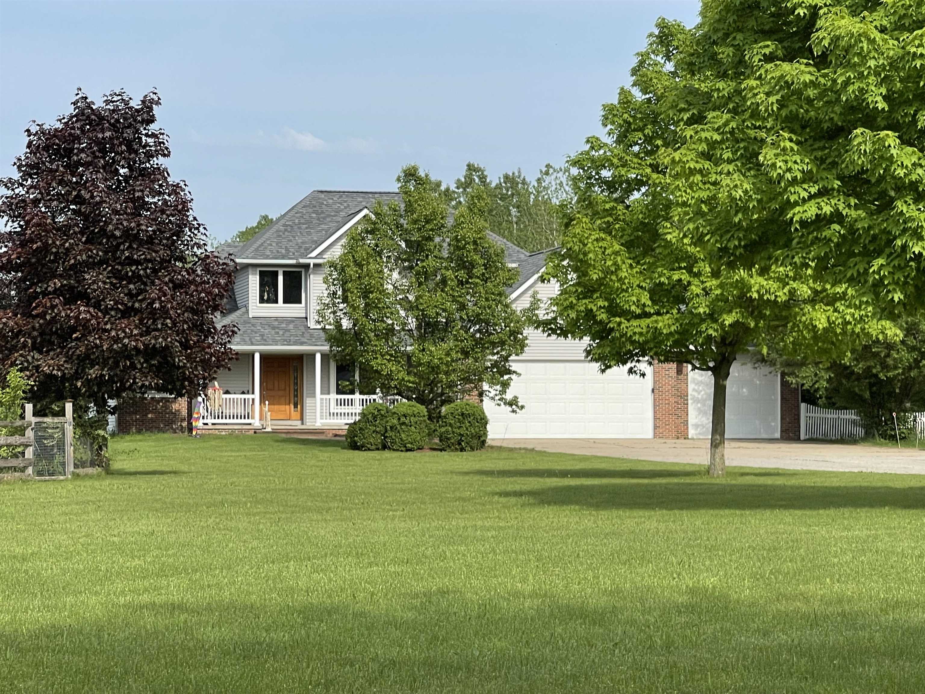 1699 South Badour Road Midland, MI 48640 - Photo 1 of 37 1900487.JPG