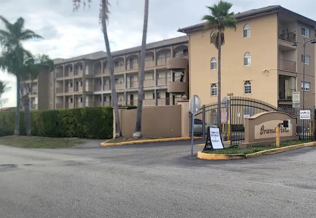 $2,550 | 8851 Northwest 119th Street, Unit 4308, Hialeah Gardens, FL 33018