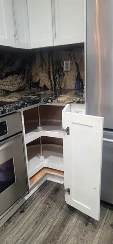 a view of stove top oven