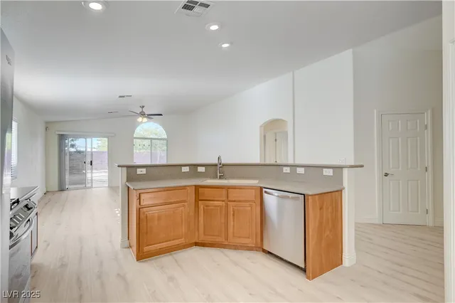 $2,500 | 1095 Snow Roof Avenue, Henderson, NV 89052