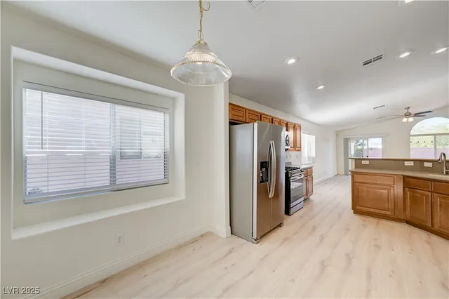 $2,500 | 1095 Snow Roof Avenue, Henderson, NV 89052