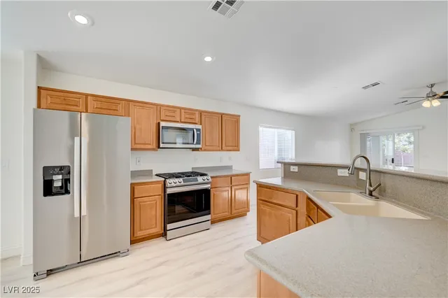 $2,500 | 1095 Snow Roof Avenue, Henderson, NV 89052