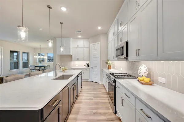 $449,990 | 765 Shinnery Oak Way, Waxahachie, TX 75165