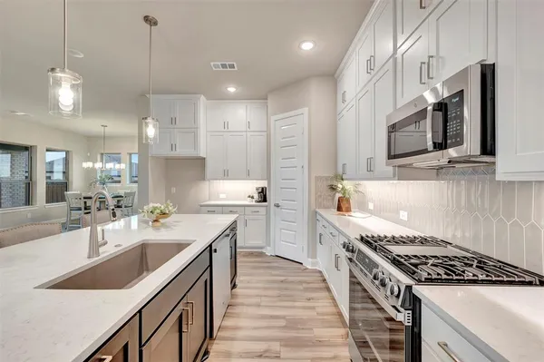 $449,990 | 765 Shinnery Oak Way, Waxahachie, TX 75165