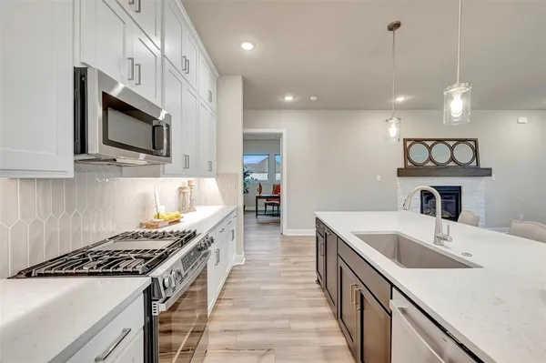 $449,990 | 765 Shinnery Oak Way, Waxahachie, TX 75165