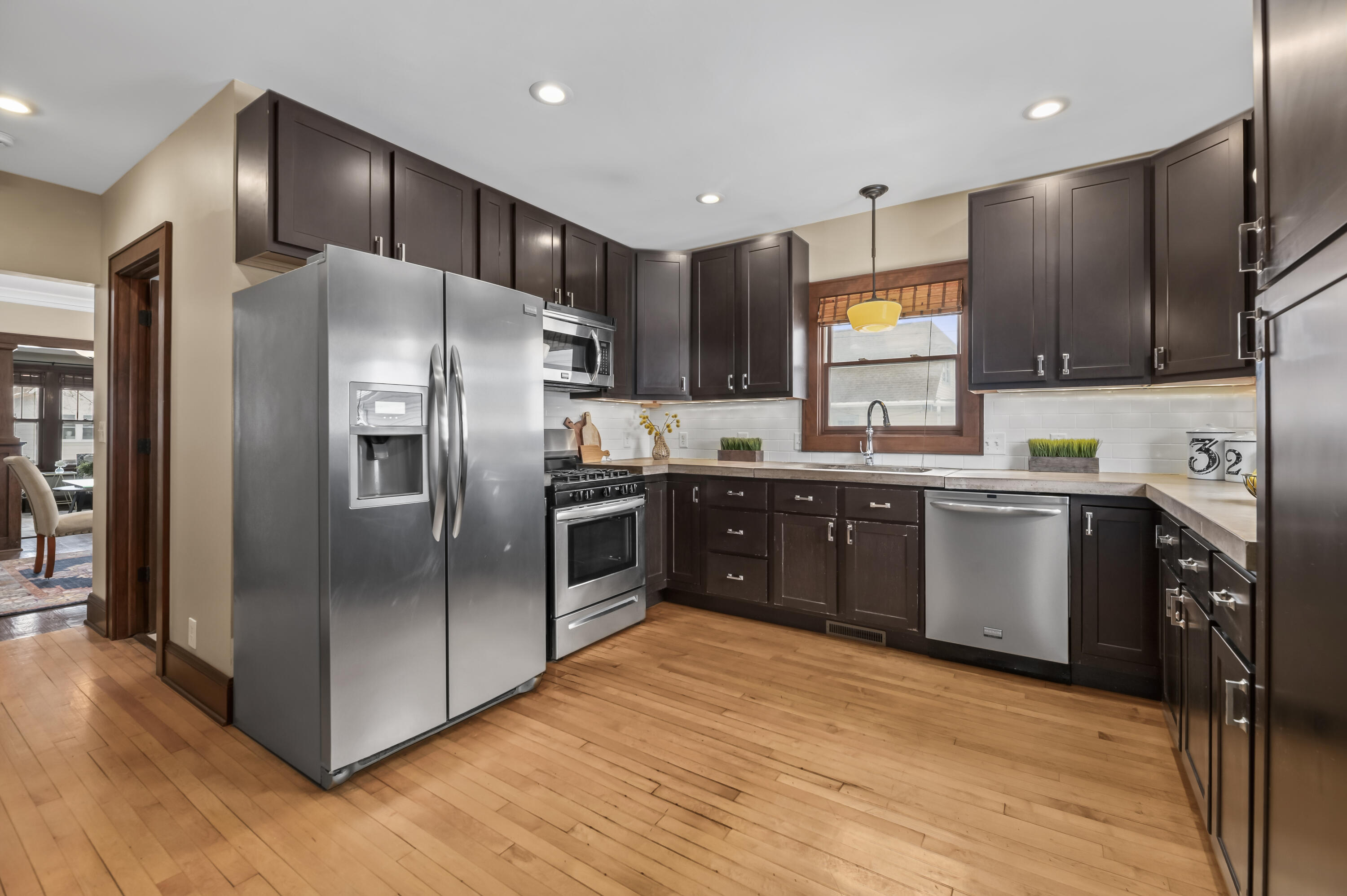 2735 South Greeley Street Milwaukee, WI 53207 - Photo 13 of 37 Stainless Steel Appliances