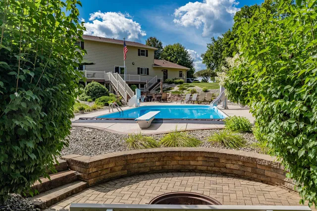 $750,000 | 14415 Highway 13, North Manchester, IN 46962