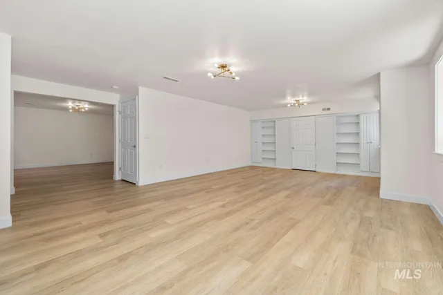 $624,999 | 725 North Eagle Road, Eagle, ID 83616