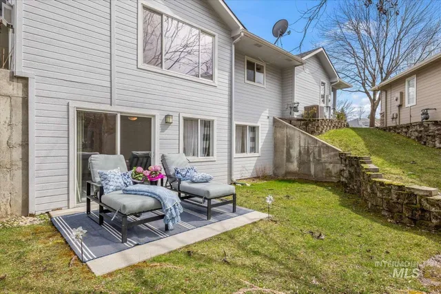 $624,999 | 725 North Eagle Road, Eagle, ID 83616