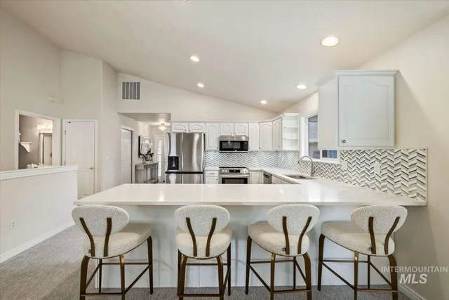 $624,999 | 725 North Eagle Road, Eagle, ID 83616