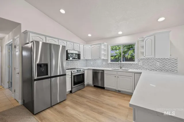 $624,999 | 725 North Eagle Road, Eagle, ID 83616