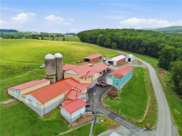 $600,000 | 238 Odonnal Road, Mill Run, PA 15464