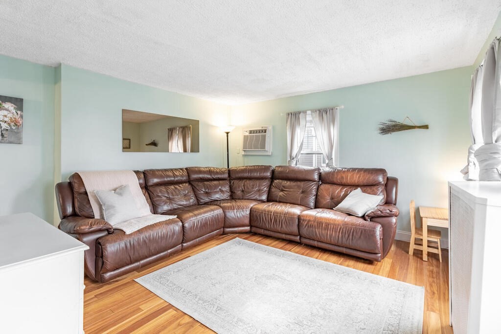 6 Spring Avenue Wakefield, MA 01880 - Photo 13 of 24 Gallery Image 13
