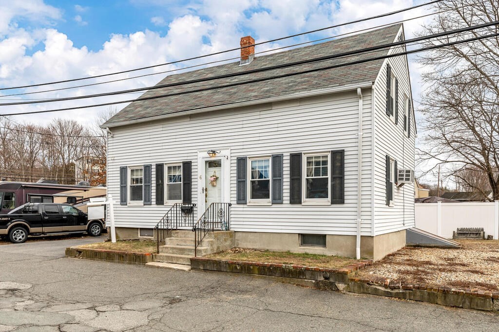 6 Spring Avenue Wakefield, MA 01880 - Photo 3 of 24 Gallery Image 3