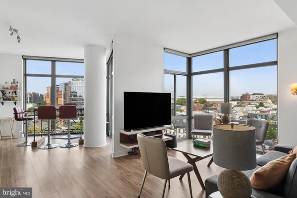 $2,600 | 460 New York Avenue Northwest, Unit 803, Washington, DC 20001