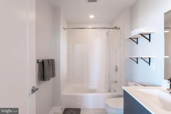 $2,600 | 460 New York Avenue Northwest, Unit 803, Washington, DC 20001