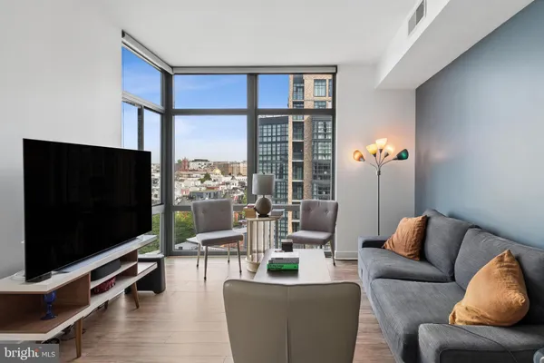 $2,600 | 460 New York Avenue Northwest, Unit 803, Washington, DC 20001