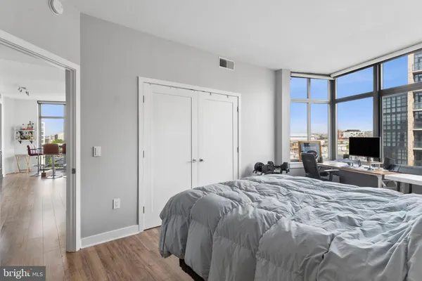 $2,600 | 460 New York Avenue Northwest, Unit 803, Washington, DC 20001