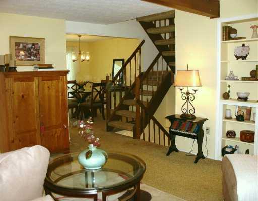 2535 Hunting Ridge Trail Bridgeville, PA 15017 - Photo 2 of 8 Living Room.
