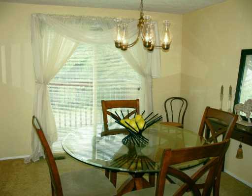 2535 Hunting Ridge Trail Bridgeville, PA 15017 - Photo 4 of 8 Dining Room.