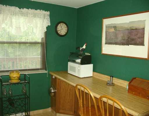 2535 Hunting Ridge Trail Bridgeville, PA 15017 - Photo 6 of 8 Kitchen.
