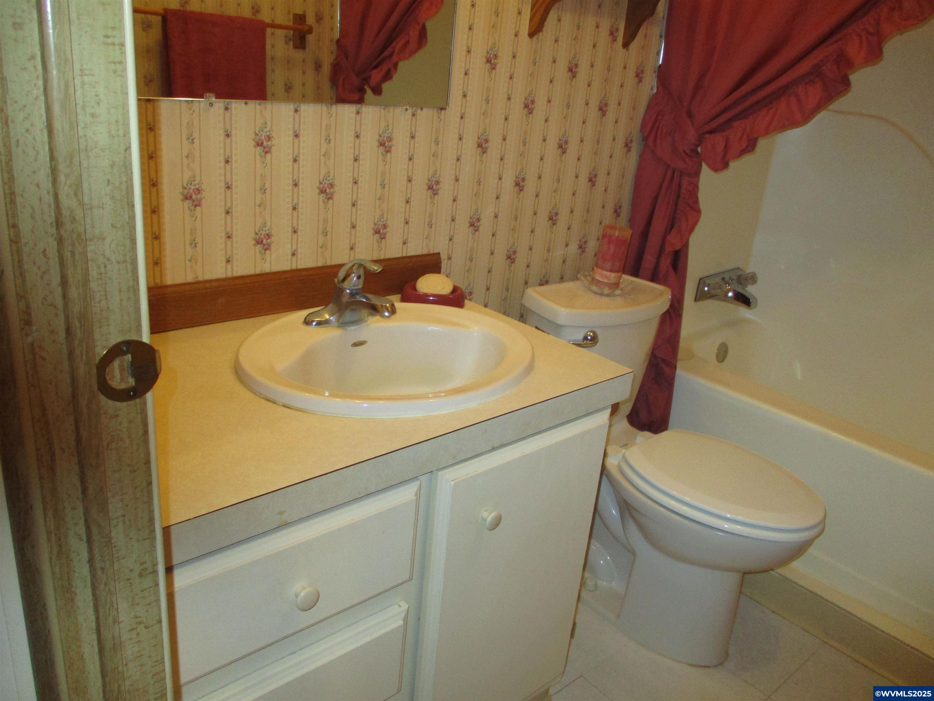 5422 Portland Road Northeast, Unit 114 Salem, OR 97305 - Photo 18 of 34 Gallery Image 18
