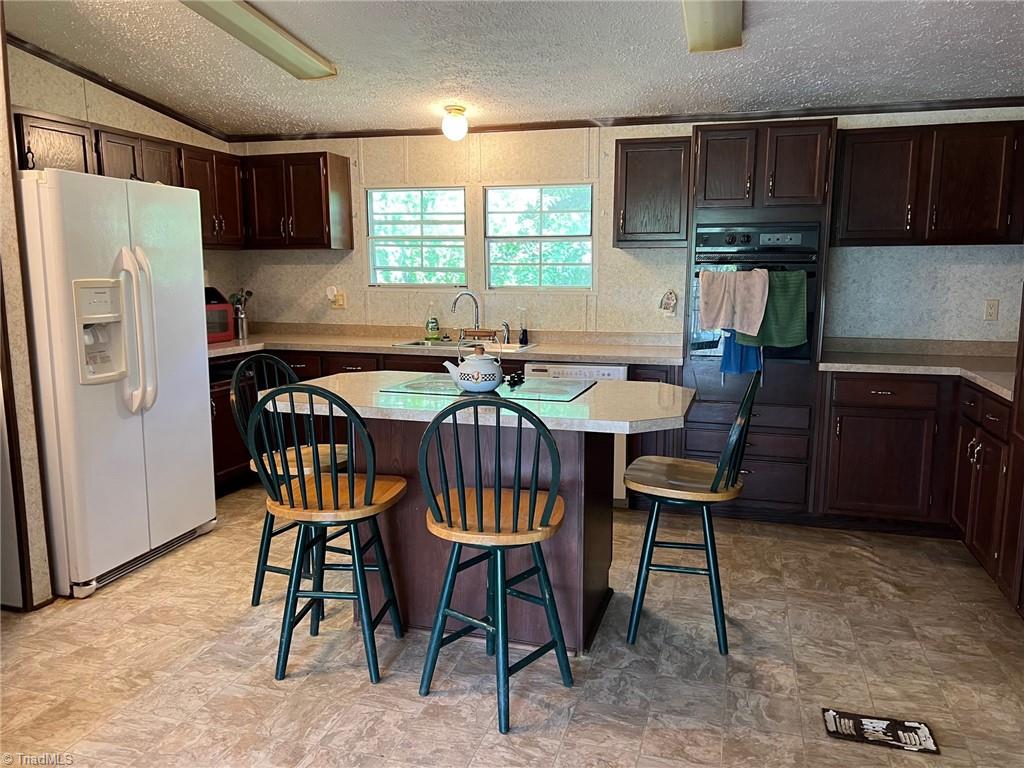 2945 Harding Steelman Road Yadkinville, NC 27055 - Photo 6 of 22 Gallery Image 6