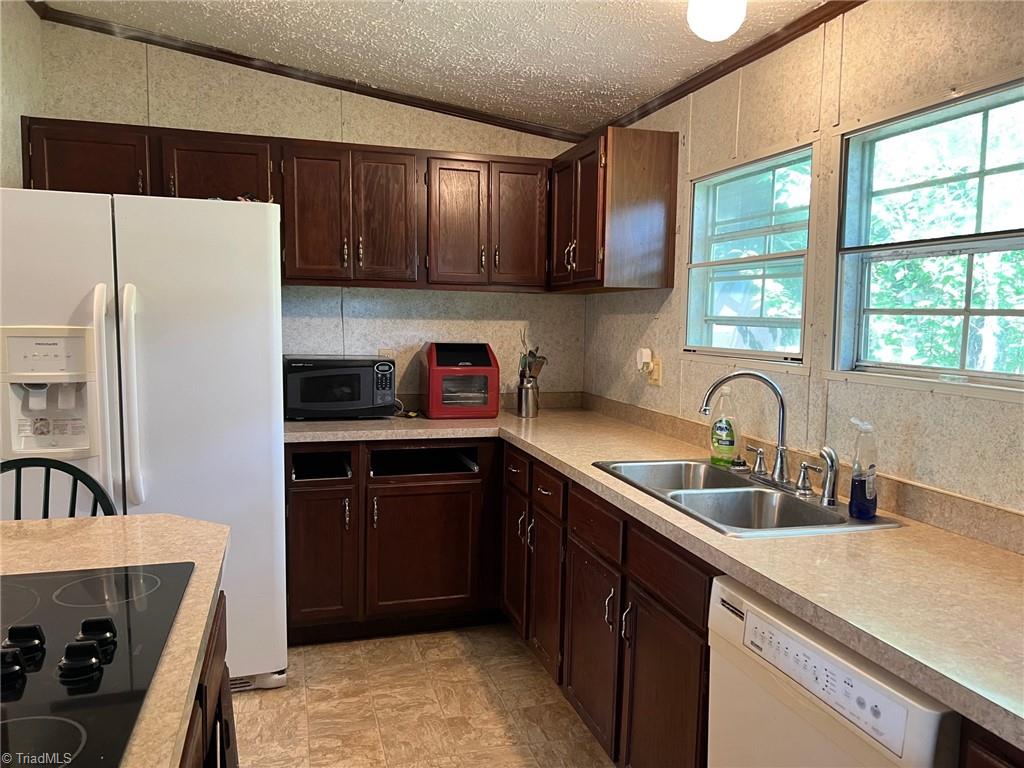 2945 Harding Steelman Road Yadkinville, NC 27055 - Photo 8 of 22 Gallery Image 8