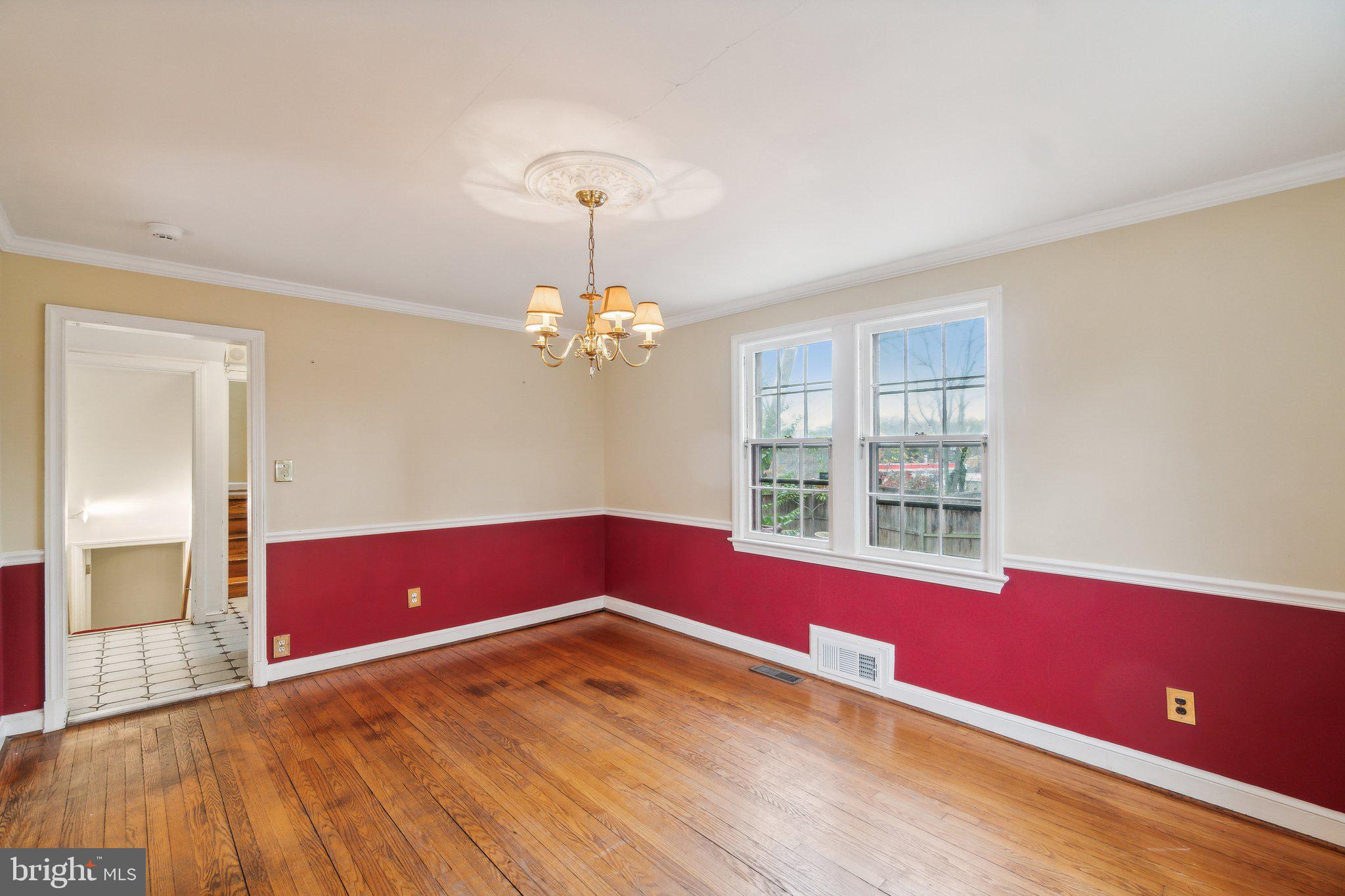 9303 Sutton Place Silver Spring, MD 20910 - Photo 8 of 45 Gallery Image 8