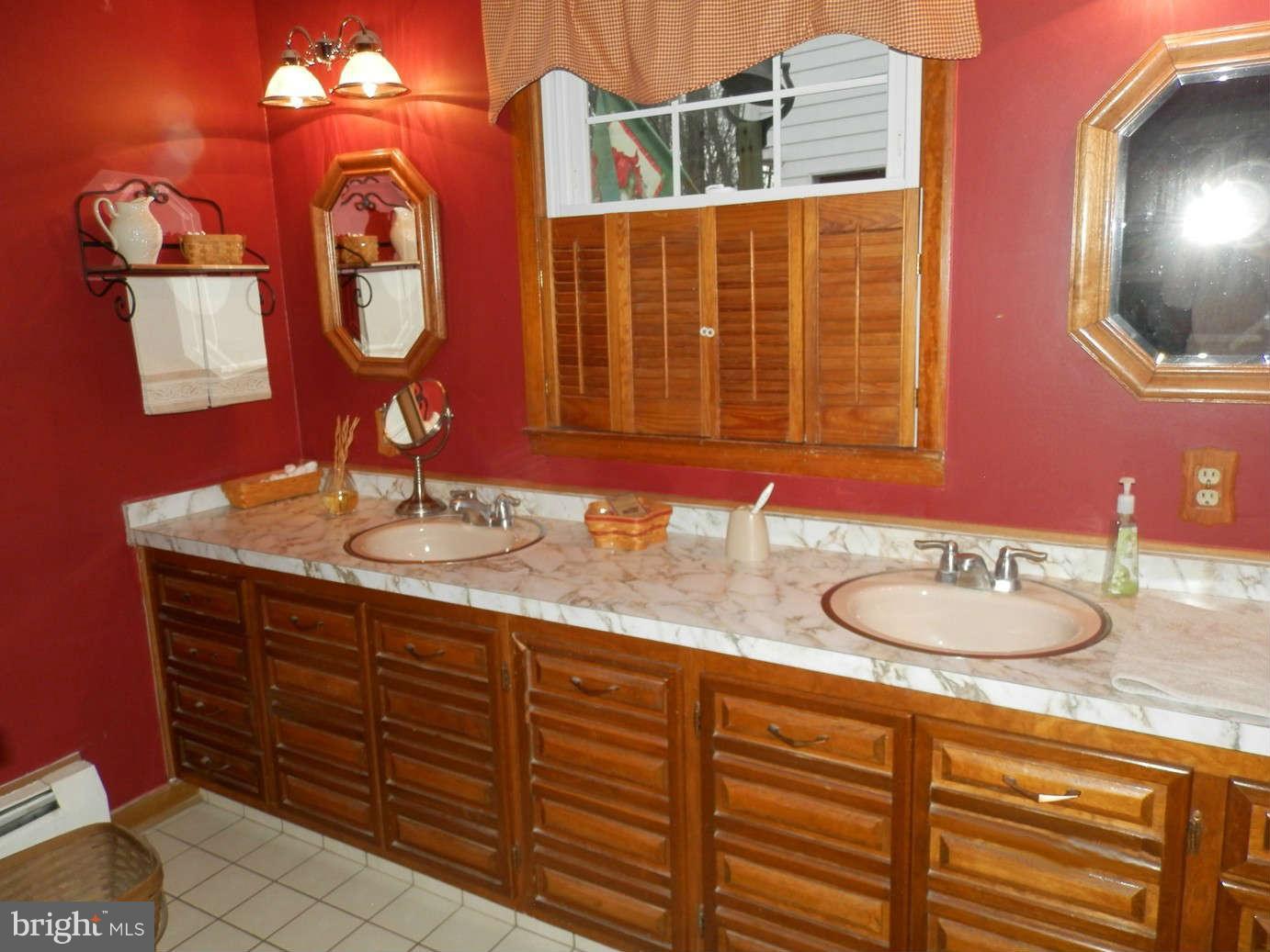 643 Hook Road Westminster, MD 21157 - Photo 8 of 27 Bath (Master)
