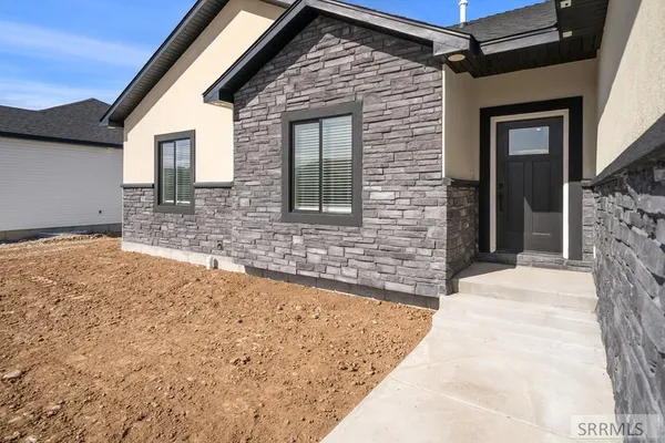 $585,000 | 1649 Palm Spgs Drive, Idaho Falls, ID 83404